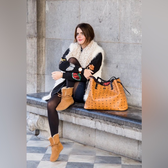 TOMS Zahara Suede Moc Faux Shearling Bootie Boots in Chestnut - Picture 2 of 16